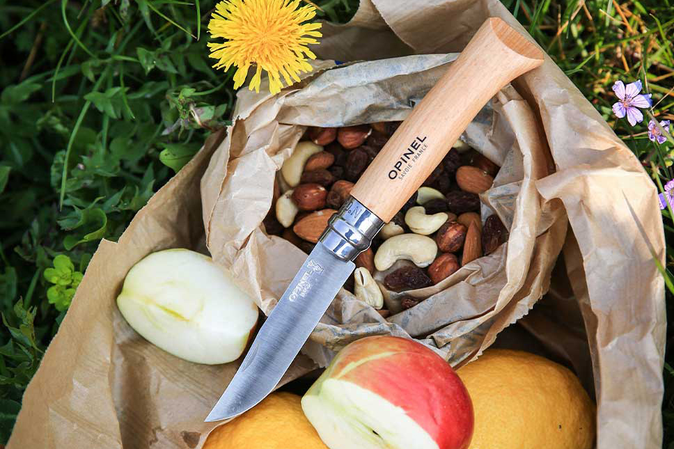 Opinel N°08 Inox Natural blister - klasyczny rozkładany nóż